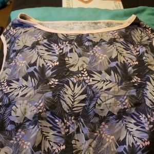 NWOT Super cute yoga top with flaps in back to tie